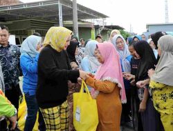 Korban Banjir Di Negeri Olok Gading Dapat Bantuan Sembako dari Ketua TP PKK Lampung