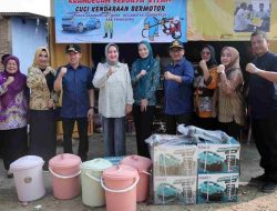 Riana Sari Arinal Beri Bantuan Pake Sembako dan Alat Steam di Pekon Gading Rejo Timur Pringsewu