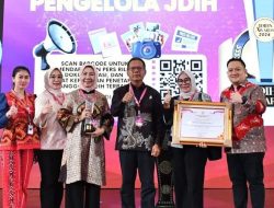 Ketua DPRD Lampung Mingrum Gumay Terima Penghargaan JDIH Award 2024 Sekretariat DPRD Lampung