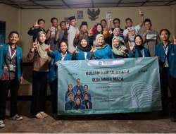 Upayakan Pengolahan Limbah Organik, Tim KKN Unila Adakan Praktik Pembuatan Eco Enzyme