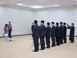 Rektor Lantik Pejabat Fungsional Tenaga Kependidikan Perkuat Layanan Pendidikan