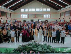 Ketua TP PKK Ibu Purnama Wulansari Mirza Hadiri Tabligh Akbar Spesial “Perjalanan Menuju Hidayah” di Al-Kautsar, Diisi Tausyah Koh Dondy Tan dan Ustadzah Nevy Amaliyah Nanlony