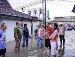 Gerak Cepat Bupati Tinjau Lokasi Banjir di Wilayah Pringsewu Kota