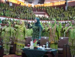 Wagub Jihan Nurlela Bersama Ketua Umum Dewan Pembina Pimpinan Pusat Muslimat Nahdlatul Ulama Khofifah Indar Parawansa Hadiri Harlah Muslimat NU ke-80, Perkuat Peran Perempuan dalam Pemberdayaan Ekonomi